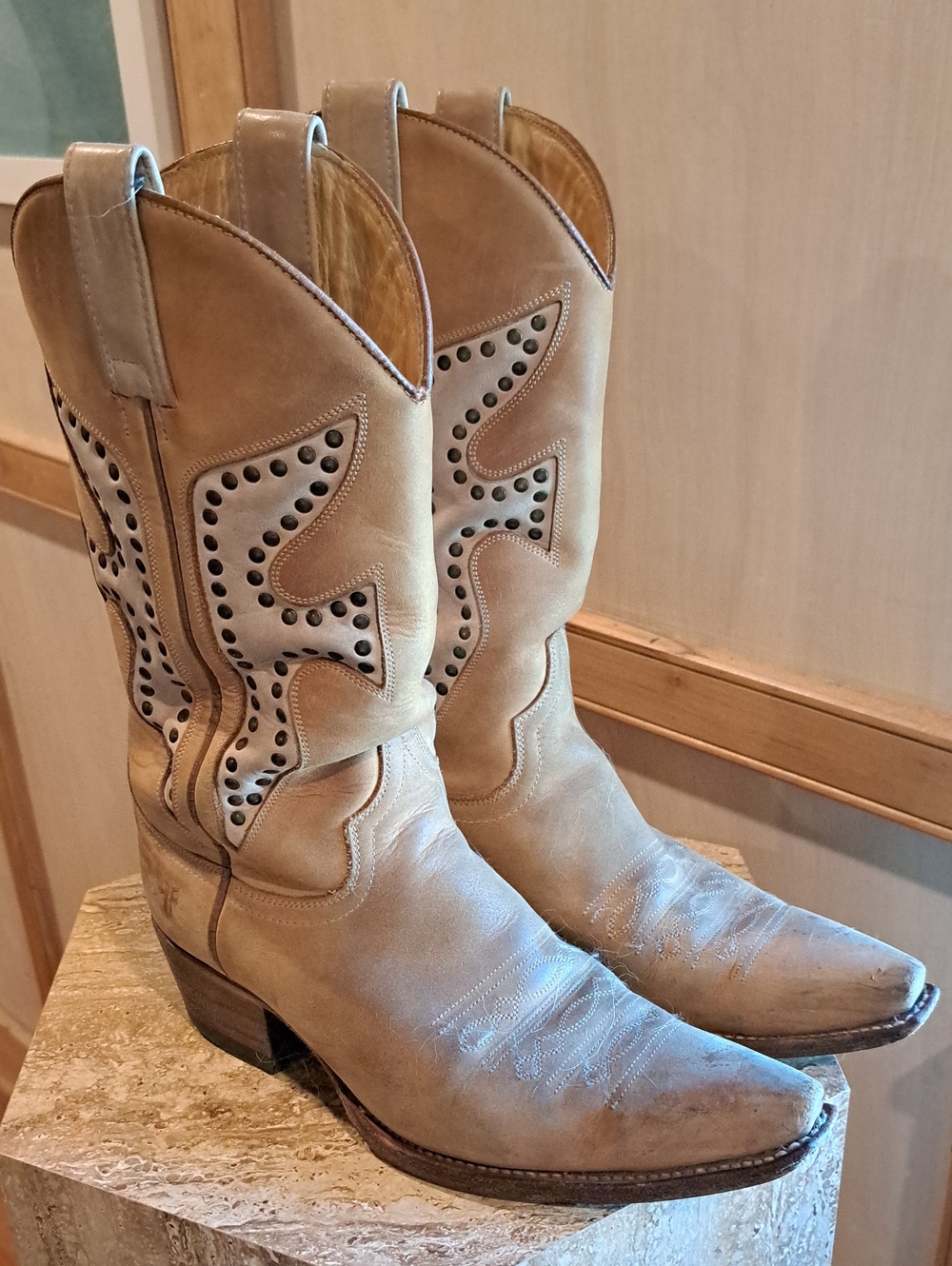 Frye Daisy Duke Studded Boots 8